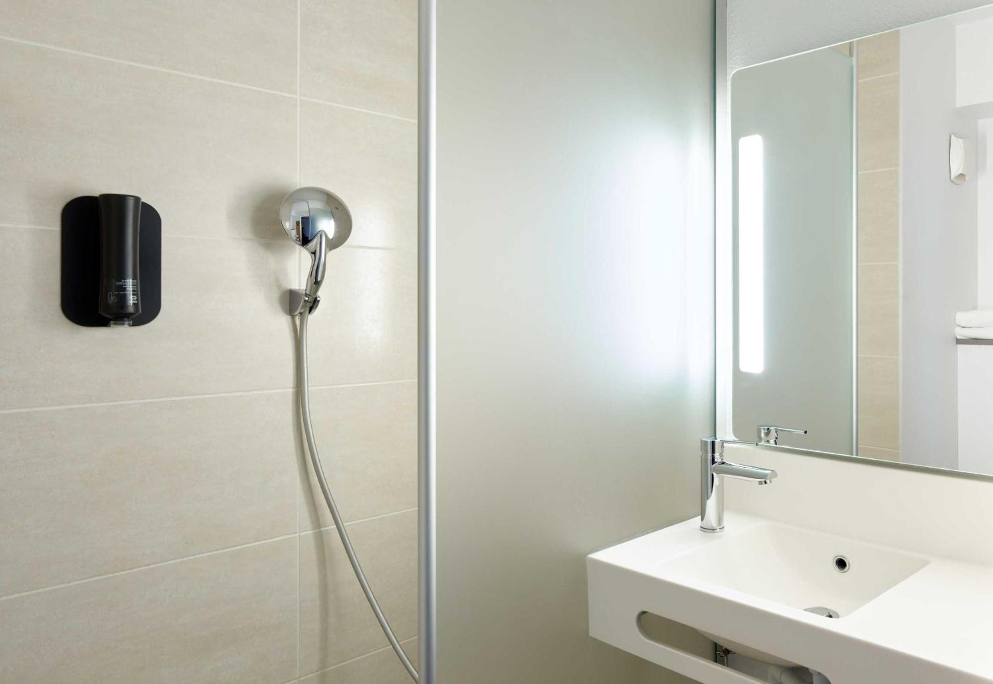 B&B Hotel Orly Chevilly Marche International Экстерьер фото